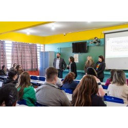 Profissionais da rede estadual de ensino do Paraná participam do planejamento do 2º semestre